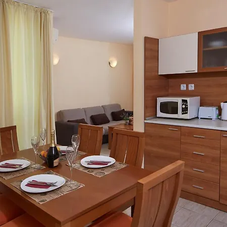 Pollo Aparthotel
