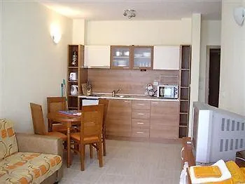 Pollo Aparthotel